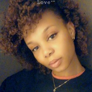 Meet your Posher, Simone